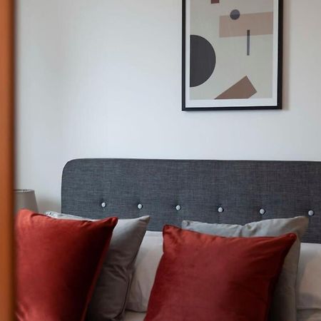 Lovely 1 Bedroom Apartment In Ashford แอชฟอร์ด ภายนอก รูปภาพ