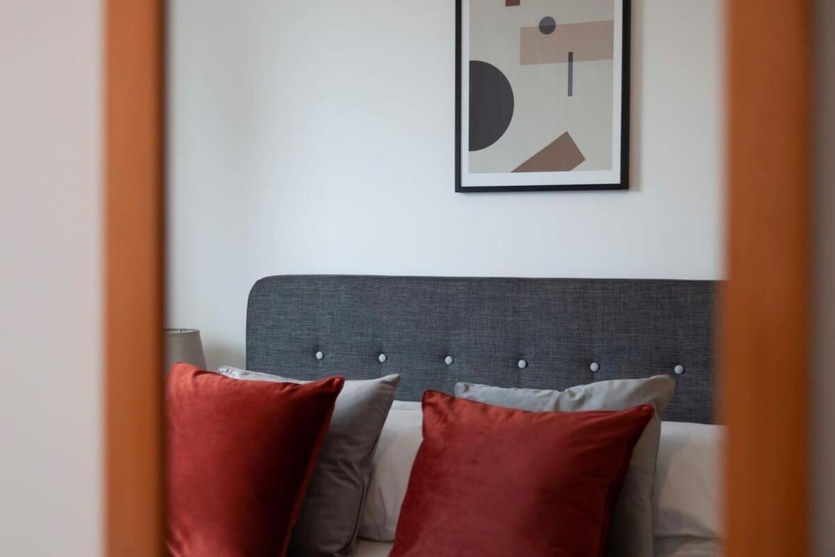 Lovely 1 Bedroom Apartment In Ashford แอชฟอร์ด ภายนอก รูปภาพ