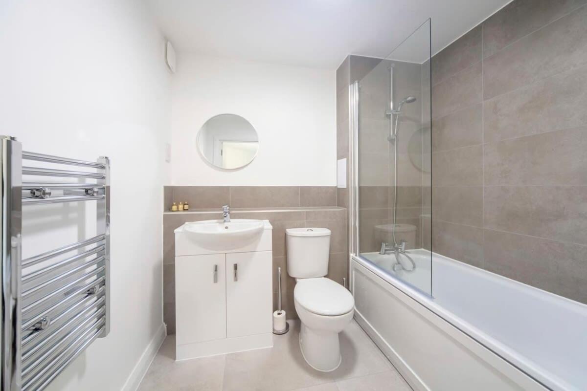 Lovely 1 Bedroom Apartment In Ashford แอชฟอร์ด ภายนอก รูปภาพ