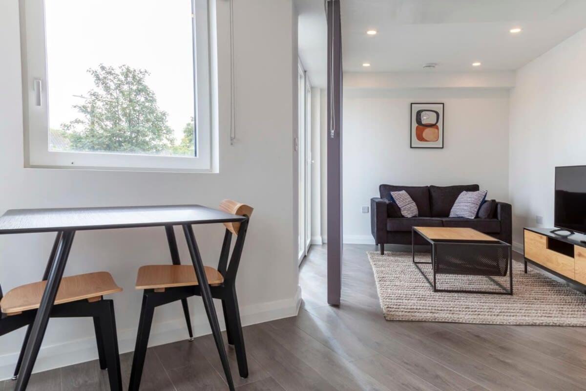 Lovely 1 Bedroom Apartment In Ashford แอชฟอร์ด ภายนอก รูปภาพ